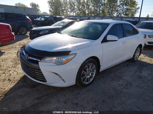 2015 Toyota Camry Le მანქანა იყიდება აუქციონზე, vin: 4T1BF1FK7FU925152, აუქციონის ნომერი: 12708915