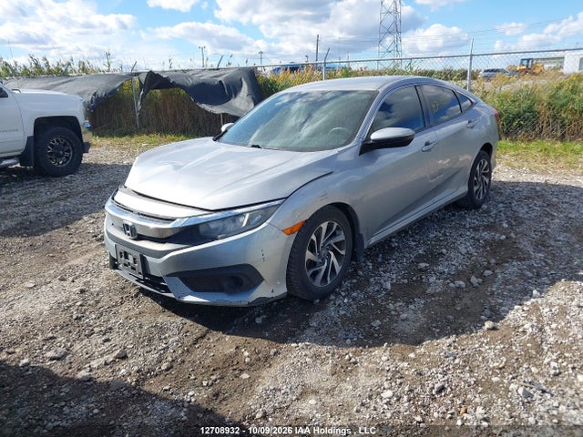 Honda Civic 2018 2HGFC2F62JH031693 Image 2