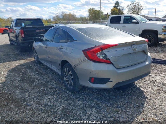 Honda Civic 2018 2HGFC2F62JH031693 Image 3