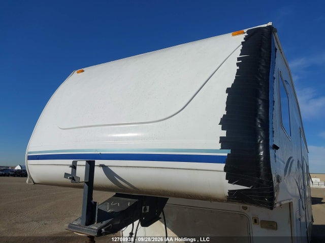 12708938 :رقم المزاد ، 4YDF2762X39084749 vin ، 2003 Keystone Cougar مزاد بيع