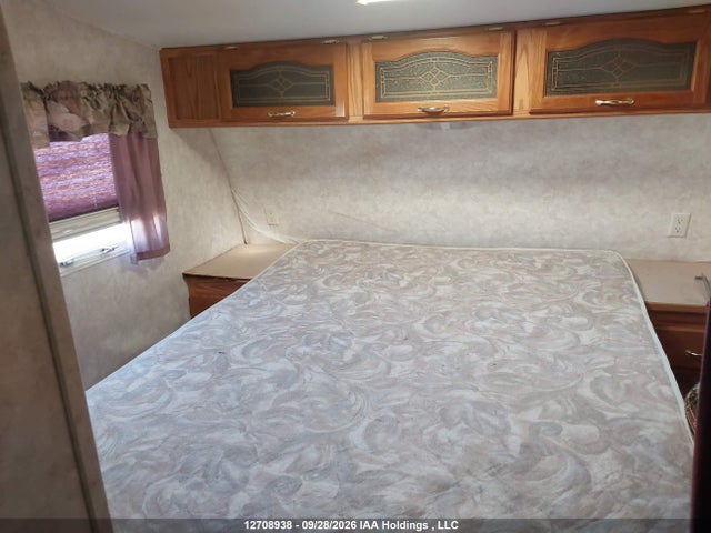 12708938 :رقم المزاد ، 4YDF2762X39084749 vin ، 2003 Keystone Cougar مزاد بيع
