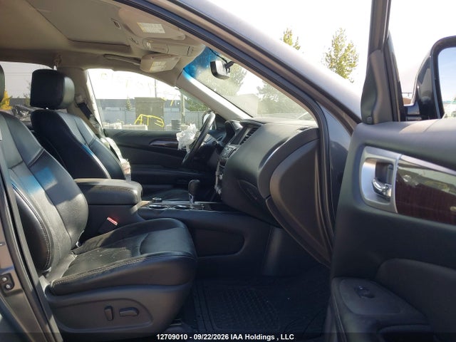 12709010 :رقم المزاد ، 5N1AR2MM9FC650564 vin ، 2015 Nissan Pathfinder S/sv/sl/platinum مزاد بيع
