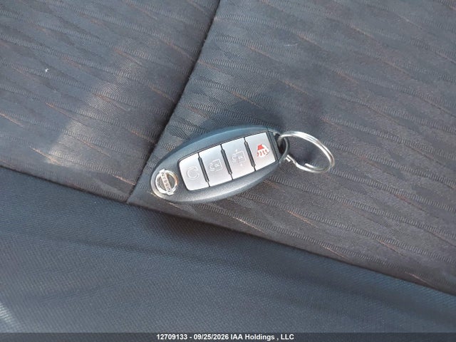 Продажа на аукционе авто 2017 Nissan Rogue Sv/sl, vin: 5N1AT2MV2HC744301, номер лота: 12709133