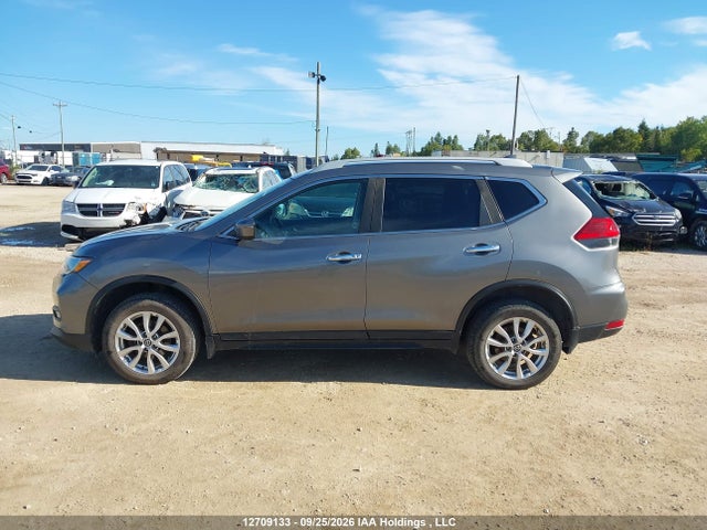 Продажа на аукционе авто 2017 Nissan Rogue Sv/sl, vin: 5N1AT2MV2HC744301, номер лота: 12709133