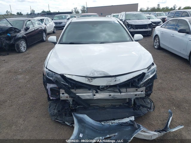 12709233 :رقم المزاد ، 4T1B11HK4JU092110 vin ، 2018 Toyota Camry L/le/xle/se/xse مزاد بيع
