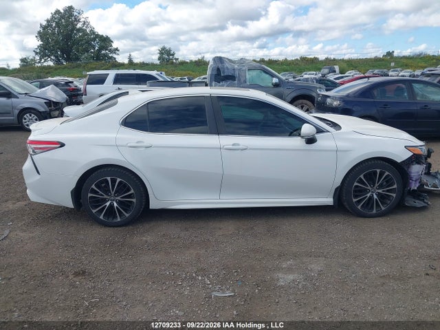 12709233 :رقم المزاد ، 4T1B11HK4JU092110 vin ، 2018 Toyota Camry L/le/xle/se/xse مزاد بيع