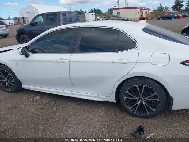 12709233 :رقم المزاد ، 4T1B11HK4JU092110 vin ، 2018 Toyota Camry L/le/xle/se/xse مزاد بيع