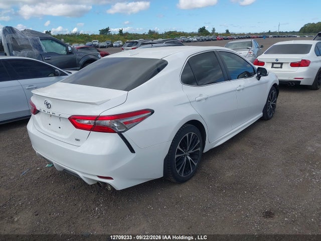 12709233 :رقم المزاد ، 4T1B11HK4JU092110 vin ، 2018 Toyota Camry L/le/xle/se/xse مزاد بيع