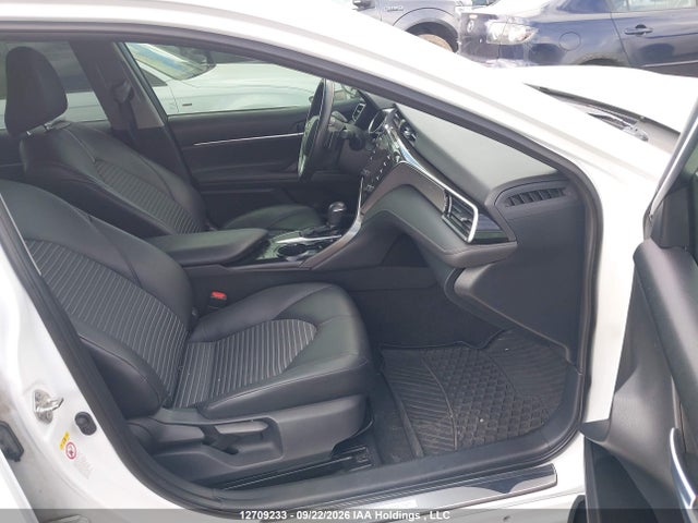 12709233 :رقم المزاد ، 4T1B11HK4JU092110 vin ، 2018 Toyota Camry L/le/xle/se/xse مزاد بيع
