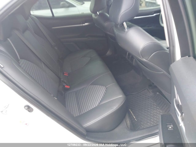 12709233 :رقم المزاد ، 4T1B11HK4JU092110 vin ، 2018 Toyota Camry L/le/xle/se/xse مزاد بيع