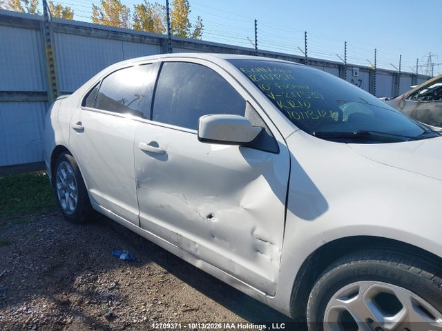 12709371 :رقم المزاد ، 3FAHP0HA8AR217539 vin ، 2010 Ford Fusion Se مزاد بيع