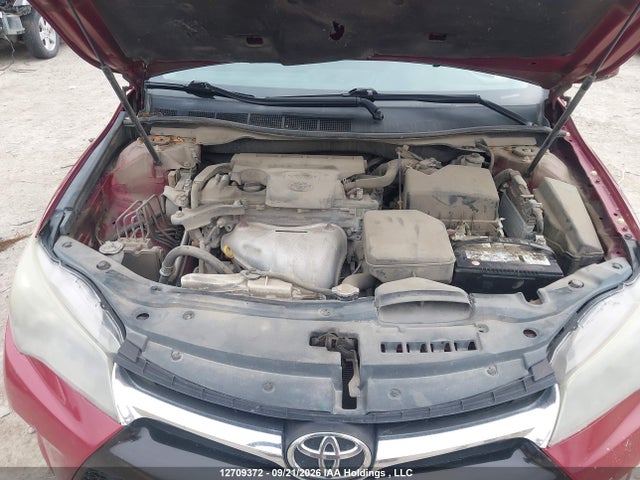 12709372 :رقم المزاد ، 4T1BF1FK4FU915050 vin ، 2015 Toyota Camry Se مزاد بيع