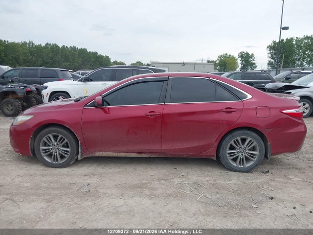 12709372 :رقم المزاد ، 4T1BF1FK4FU915050 vin ، 2015 Toyota Camry Se مزاد بيع