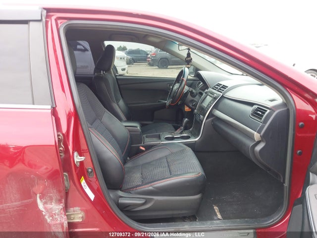 12709372 :رقم المزاد ، 4T1BF1FK4FU915050 vin ، 2015 Toyota Camry Se مزاد بيع