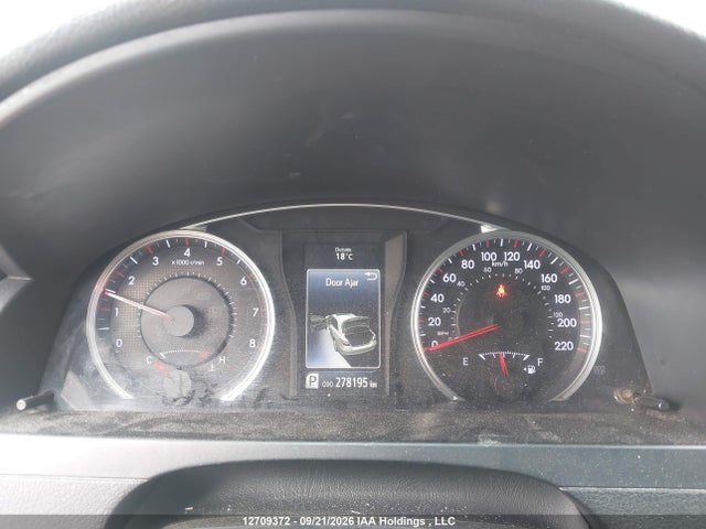 12709372 :رقم المزاد ، 4T1BF1FK4FU915050 vin ، 2015 Toyota Camry Se مزاد بيع