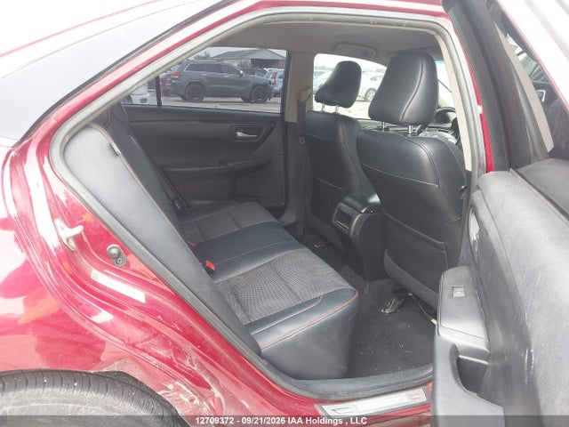 12709372 :رقم المزاد ، 4T1BF1FK4FU915050 vin ، 2015 Toyota Camry Se مزاد بيع