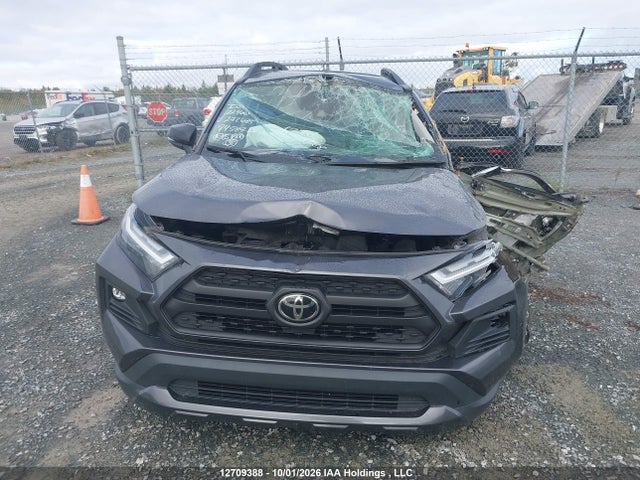 2T3J1RFV7NW272685 Toyota Rav4 Trail