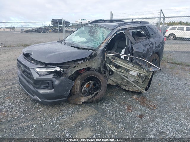 2T3J1RFV7NW272685 Toyota Rav4 Trail