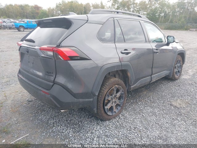 2T3J1RFV7NW272685 Toyota Rav4 Trail