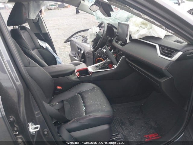 2T3J1RFV7NW272685 Toyota Rav4 Trail