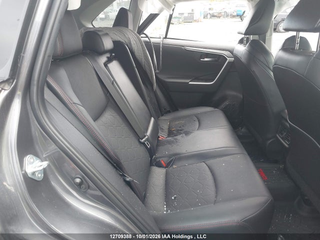 2T3J1RFV7NW272685 Toyota Rav4 Trail
