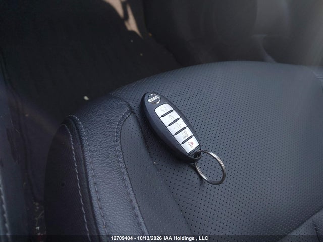 12709404 :رقم المزاد ، 5N1AT2MV3HC760457 vin ، 2017 Nissan Rogue Sv/sl مزاد بيع