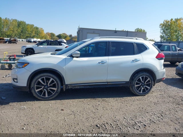 12709404 :رقم المزاد ، 5N1AT2MV3HC760457 vin ، 2017 Nissan Rogue Sv/sl مزاد بيع