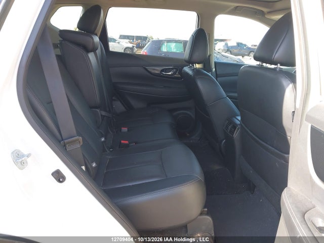 12709404 :رقم المزاد ، 5N1AT2MV3HC760457 vin ، 2017 Nissan Rogue Sv/sl مزاد بيع