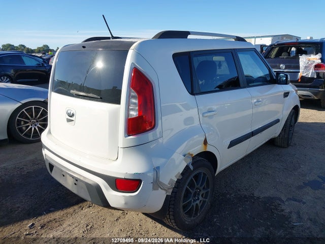 2013 Kia Soul 2.0l 2u/2.0l 4u/2.0l 4u Burner/2.0l 4u Luxury/2.0l 4u Retro მანქანა იყიდება აუქციონზე, vin: KNDJT2A66D7764362, აუქციონის ნომერი: 12709495