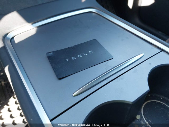 2021 Tesla Model Y Long Range მანქანა იყიდება აუქციონზე, vin: 5YJYGDEE6MF301910, აუქციონის ნომერი: 12709551
