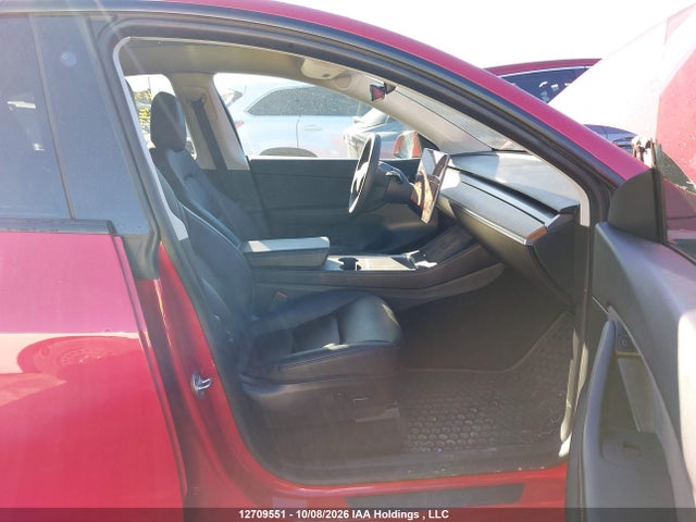 2021 Tesla Model Y Long Range მანქანა იყიდება აუქციონზე, vin: 5YJYGDEE6MF301910, აუქციონის ნომერი: 12709551