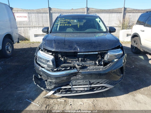 2022 Volkswagen Taos Comfortline მანქანა იყიდება აუქციონზე, vin: 3VVLX7B24NM085849, აუქციონის ნომერი: 12709571