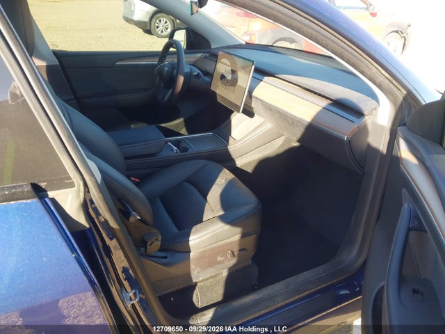 2022 Tesla Model Y Long Range მანქანა იყიდება აუქციონზე, vin: 7SAYGAEE7NF524539, აუქციონის ნომერი: 12709650