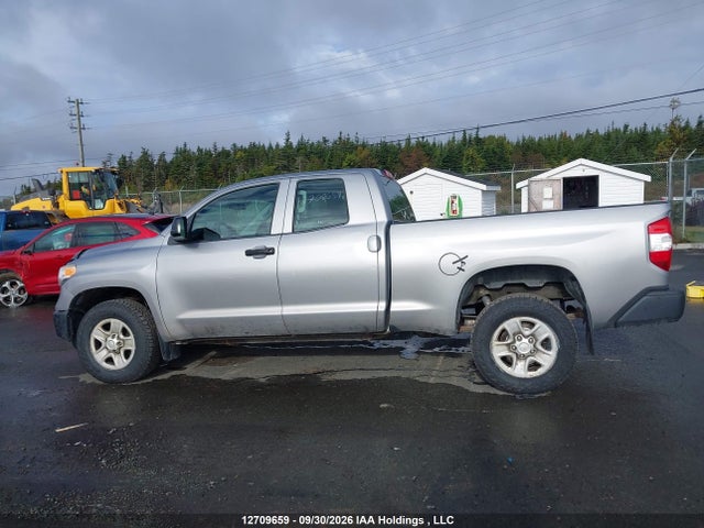 12709659 :رقم المزاد ، 5TFUY5F17FX457928 vin ، 2015 Toyota Tundra Double Cab Sr/double Cab Sr5 مزاد بيع