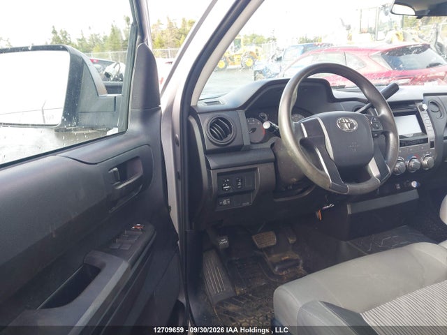 12709659 :رقم المزاد ، 5TFUY5F17FX457928 vin ، 2015 Toyota Tundra Double Cab Sr/double Cab Sr5 مزاد بيع