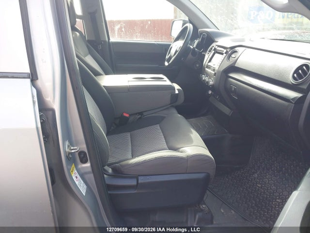 12709659 :رقم المزاد ، 5TFUY5F17FX457928 vin ، 2015 Toyota Tundra Double Cab Sr/double Cab Sr5 مزاد بيع