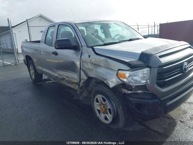 12709659 :رقم المزاد ، 5TFUY5F17FX457928 vin ، 2015 Toyota Tundra Double Cab Sr/double Cab Sr5 مزاد بيع