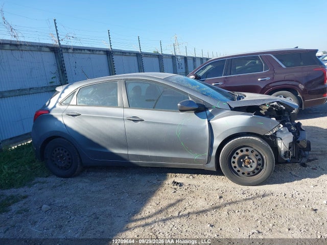 2016 Hyundai Elantra Gt Gl მანქანა იყიდება აუქციონზე, vin: KMHD25LHXGU322315, აუქციონის ნომერი: 12709664
