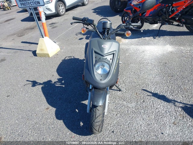 RFLDC0515RA008594 Adly Scooter