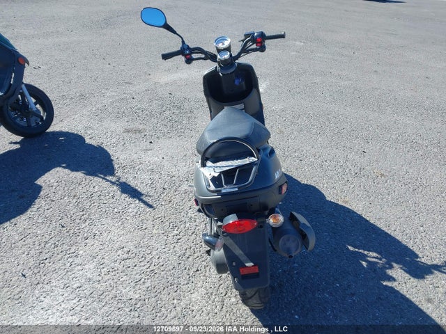 RFLDC0515RA008594 Adly Scooter