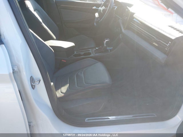 Продажа на аукционе авто 2025 Volkswagen Jetta Gli Autobahn, vin: 3VW2T7BU8SM007171, номер лота: 12709731