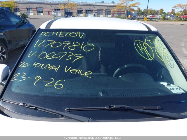 Hyundai Venue Se 2020 KMHRB8A3XLU060739 Image 17