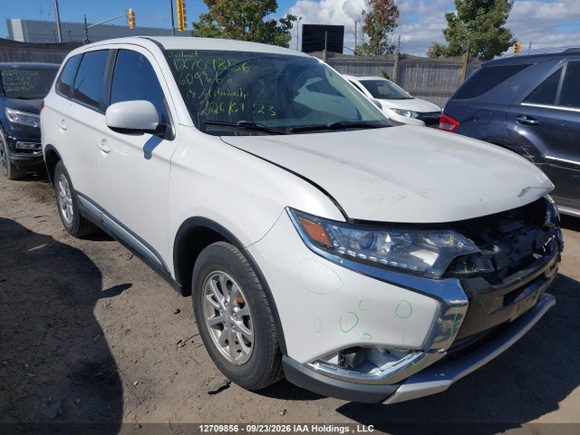 Mitsubishi Outlander 2018 JA4AZ2A3XJZ609666 Image 13