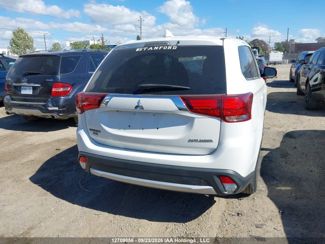 Mitsubishi Outlander 2018 JA4AZ2A3XJZ609666 Image 16