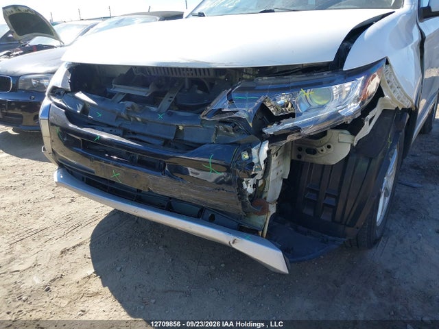 Mitsubishi Outlander 2018 JA4AZ2A3XJZ609666 Image 6