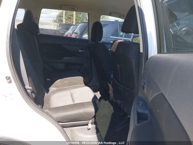Mitsubishi Outlander 2018 JA4AZ2A3XJZ609666 Image 8