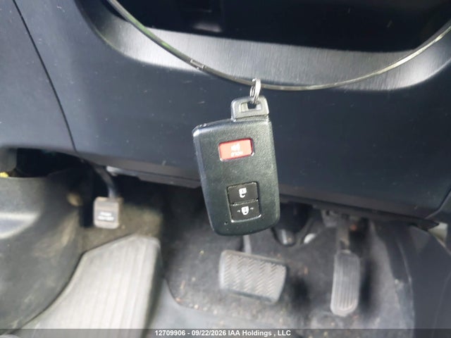 Toyota PRIUS V 2017 JTDZN3EU9HJ067157 Image 11