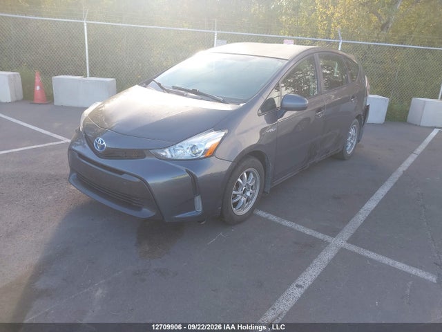 Toyota PRIUS V 2017 JTDZN3EU9HJ067157 Image 2