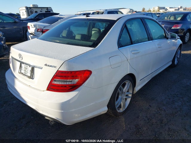 Продаж на аукціоні авто 2013 Mercedes-benz C 300 4matic, vin: WDDGF8AB8DA775051, номер лоту: 12710019