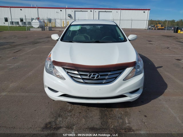 12710023 :رقم المزاد ، 5NPEB4AC1CH356769 vin ، 2012 Hyundai Sonata Gl مزاد بيع